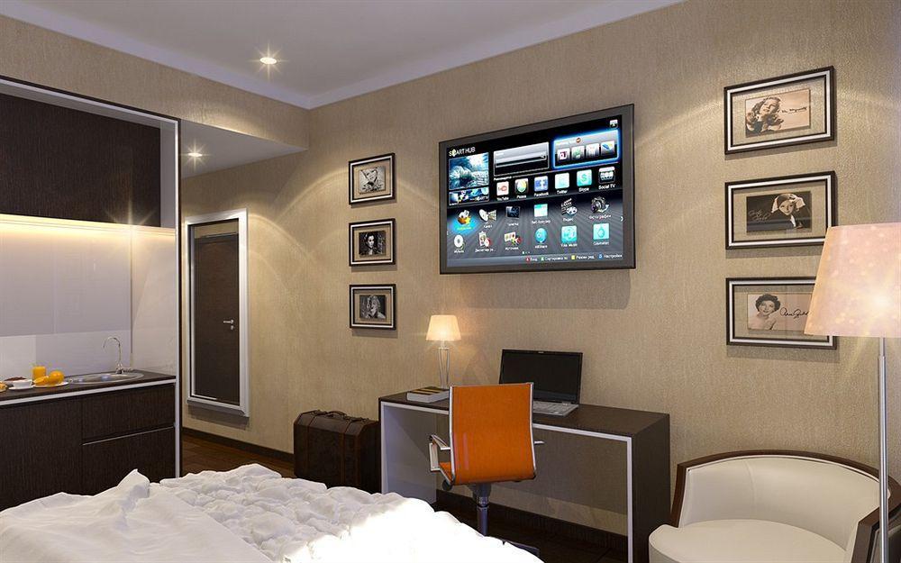 Bonapart Hotel By Uhm Киев Екстериор снимка