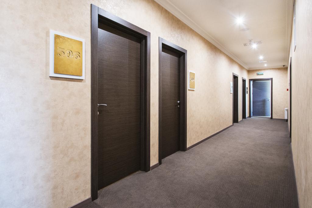 Bonapart Hotel By Uhm Киев Екстериор снимка